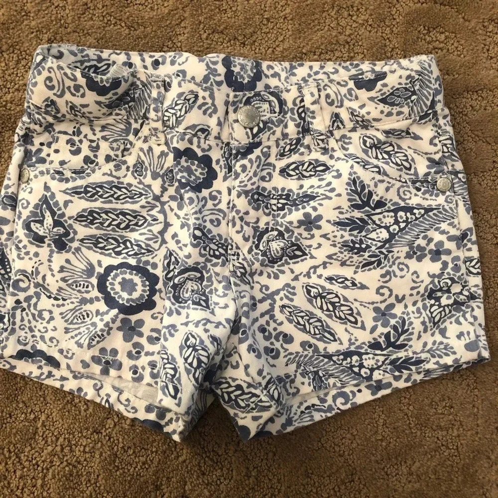 Osh kosh genuine kids 5t blue white print shorts